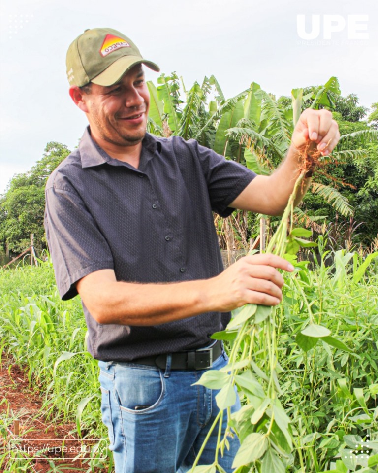 Estudiantes de Agronomía UPE exponen trabajos de campo: Clausura del Semestre